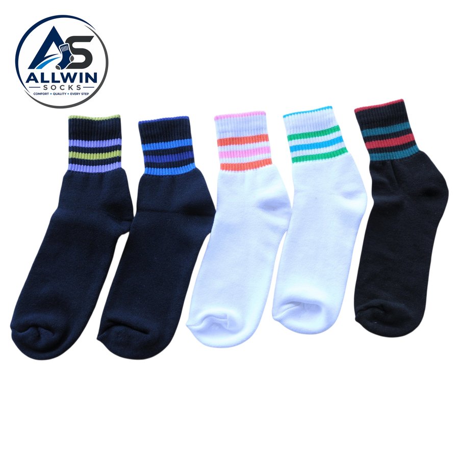 Men's sports socks with striped cuff